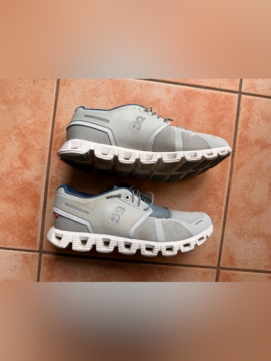 On Running Shoes - On Running Cloud shoes